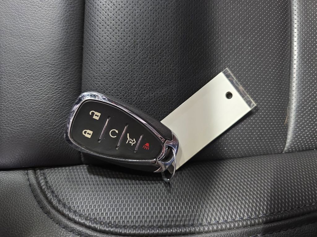 Used 2023 Chevrolet Traverse RS w/ LPO, Floor Liner Package image 38