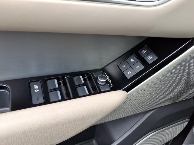 Used 2021 Land Rover Range Rover Velar R-Dynamic S AWD/4WD image 10