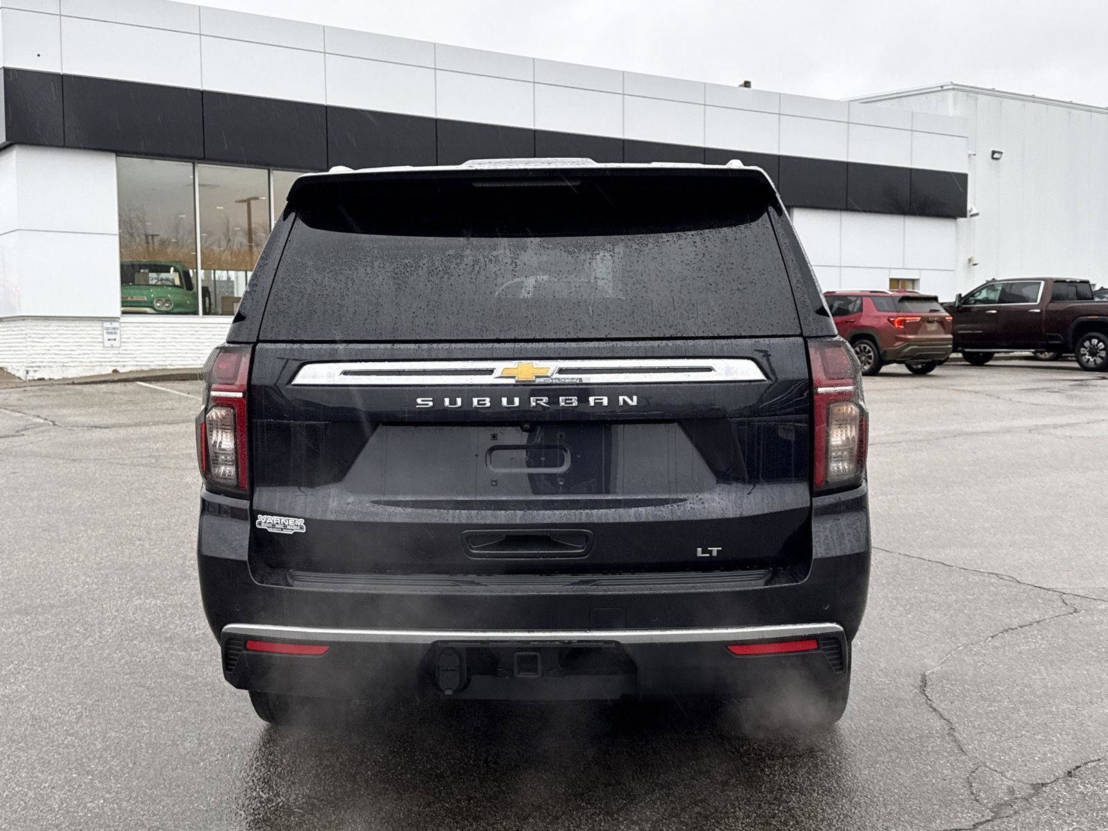 Used 2023 Chevrolet Suburban LT image 6