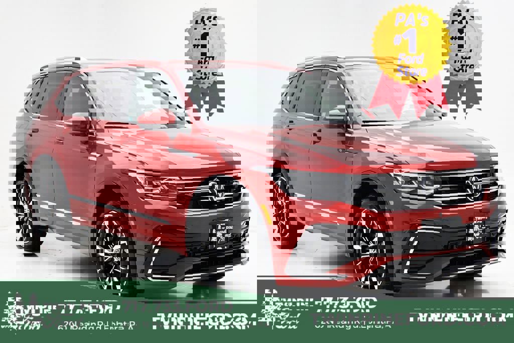 Used 2024 Volkswagen Tiguan SEL R-Line image 1