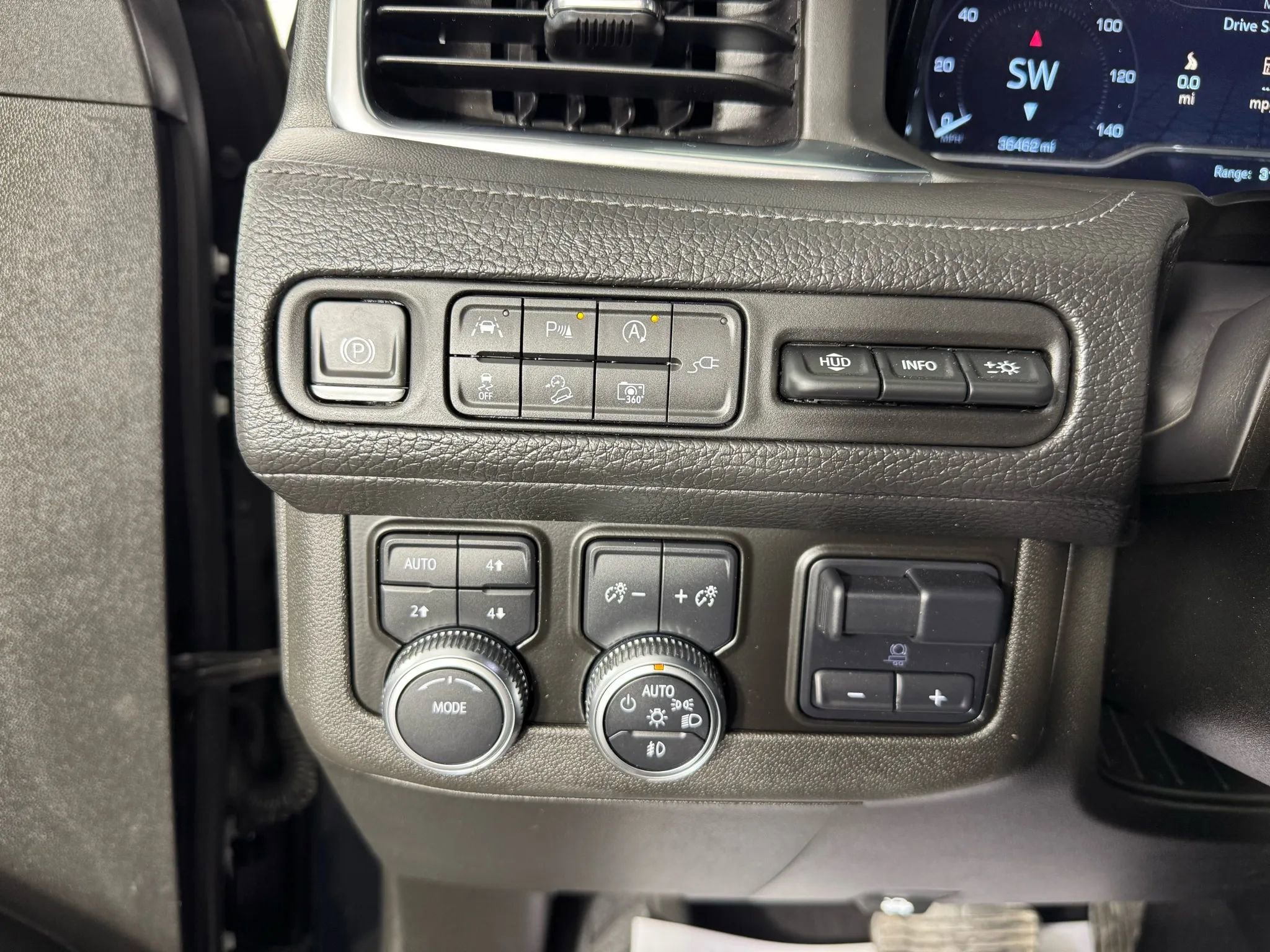 Used 2022 GMC Yukon Denali w/ Advanced Technology Package image 19