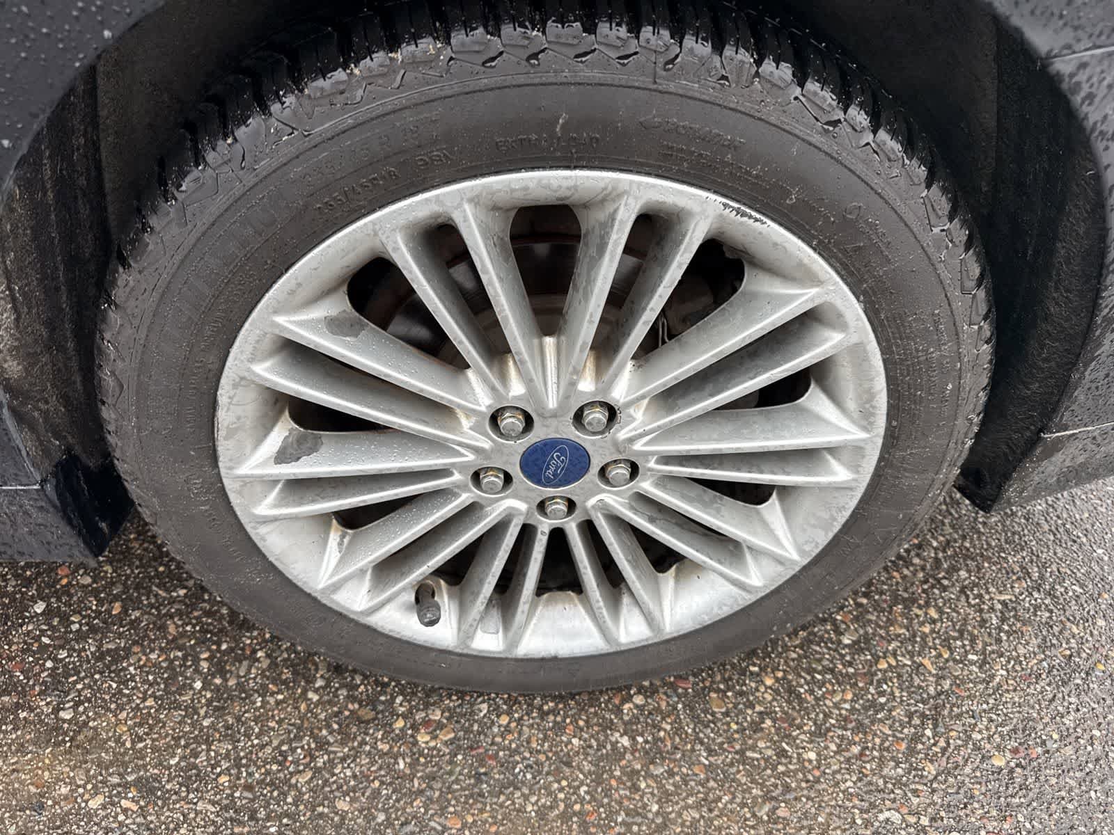 Used 2015 Ford Fusion SE w/ Equipment Group 202A image 9
