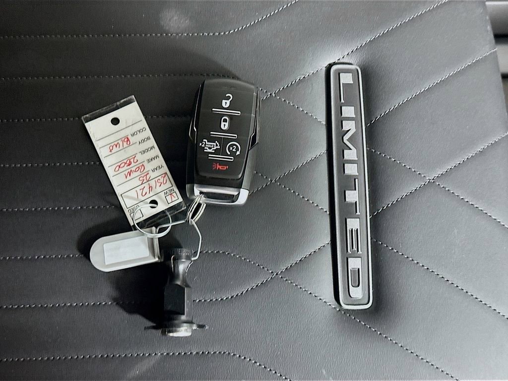 New 2025 RAM 2500 Limited w/ Towing Technology Group image 20