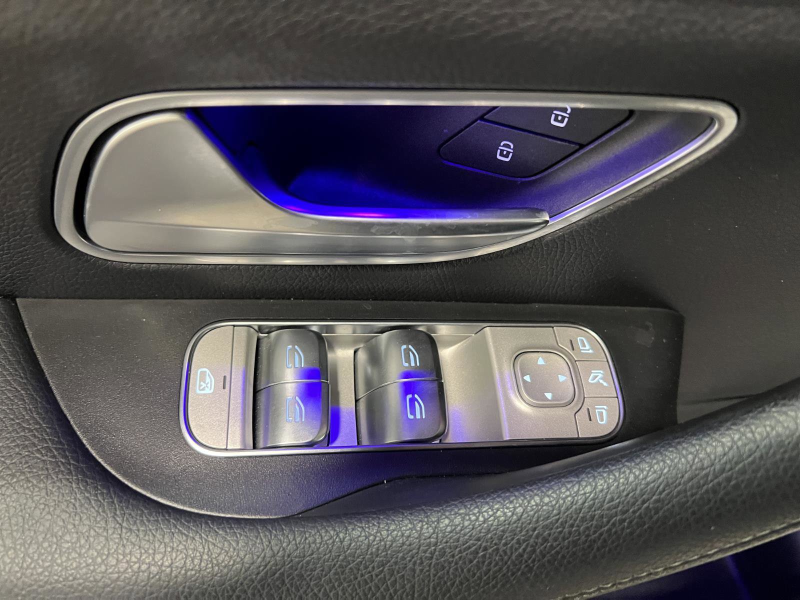 Used 2022 Mercedes-Benz GLE 350 4MATIC w/ AMG Line Exterior image 27