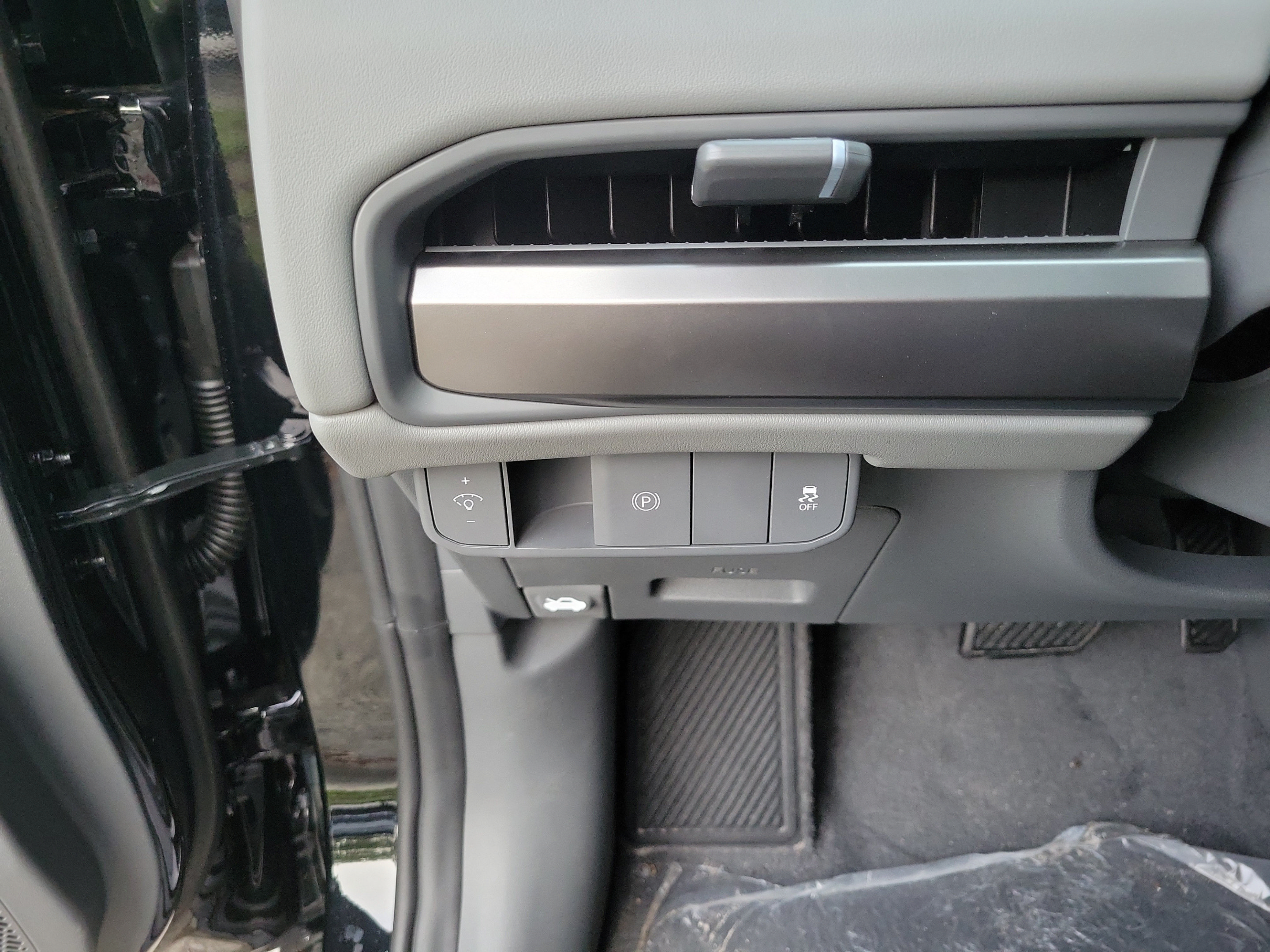 New 2027 Kia EV3 Wind FWD image 25