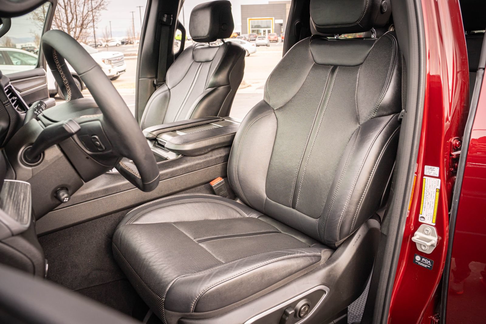 Used 2024 Jeep Wagoneer Series II w/ Flexible Seating Group AWD/4WD image 11