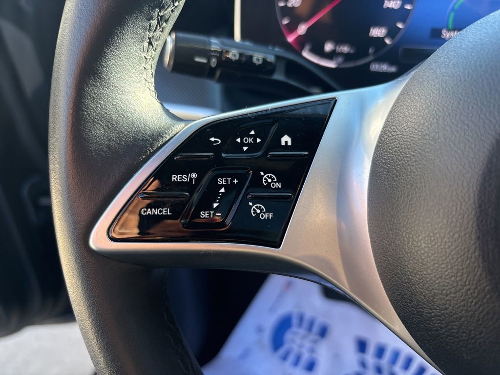 Used 2024 Mercedes-Benz GLC 300 4MATIC image 24