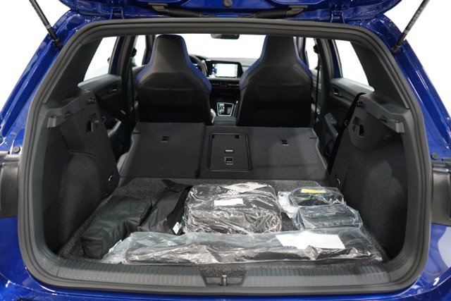 Used 2024 Volkswagen Golf R image 37