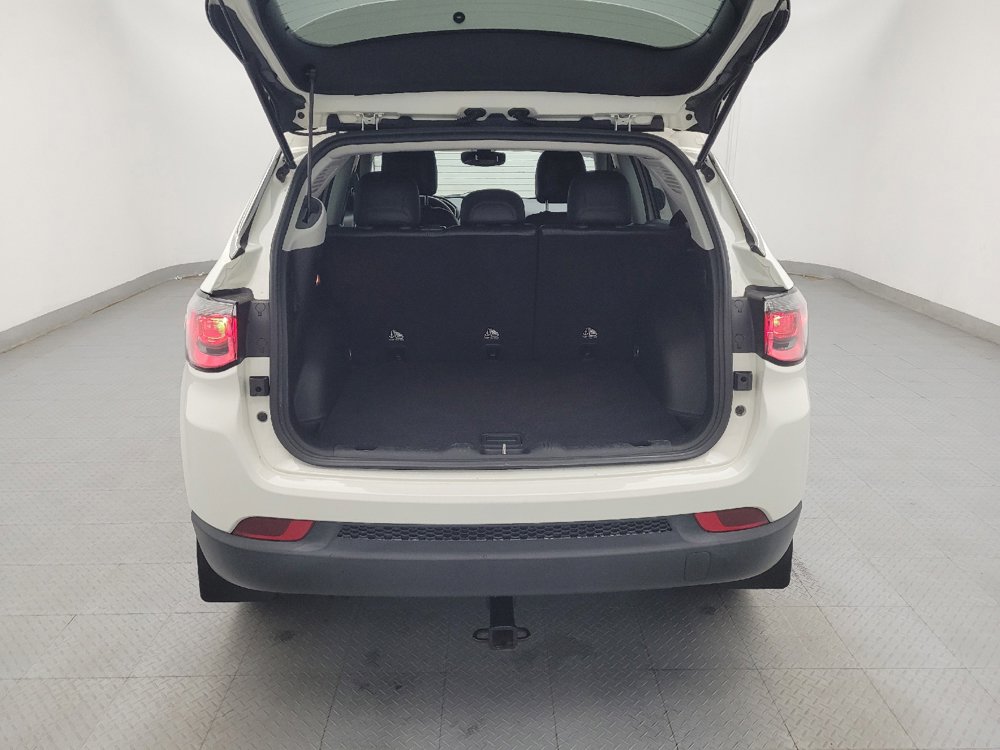 Used 2017 Jeep Compass Latitude w/ Popular Equipment Group FWD image 29