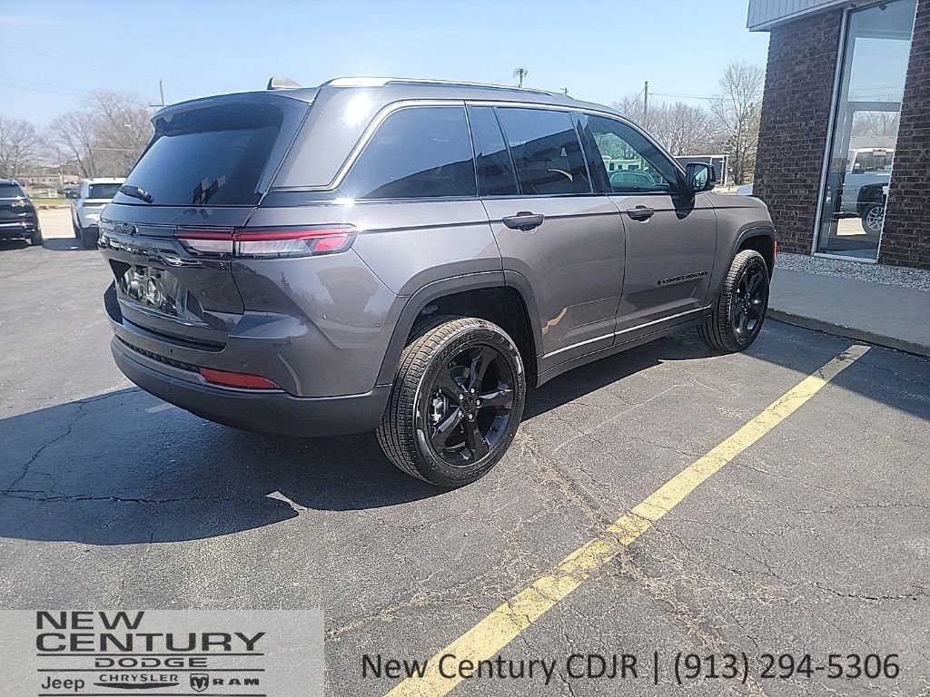 New 2026 Jeep Grand Cherokee Limited w/ Limited Altitude Package AWD/4WD image 5