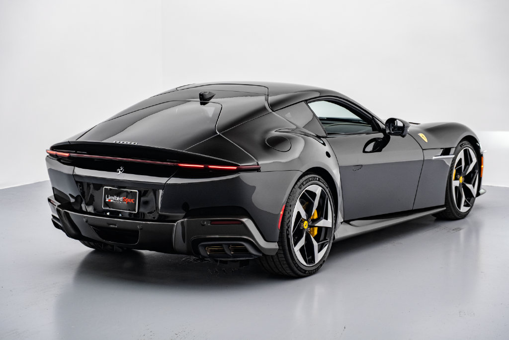 Used 2025 Ferrari 12Cilindri RWD image 30
