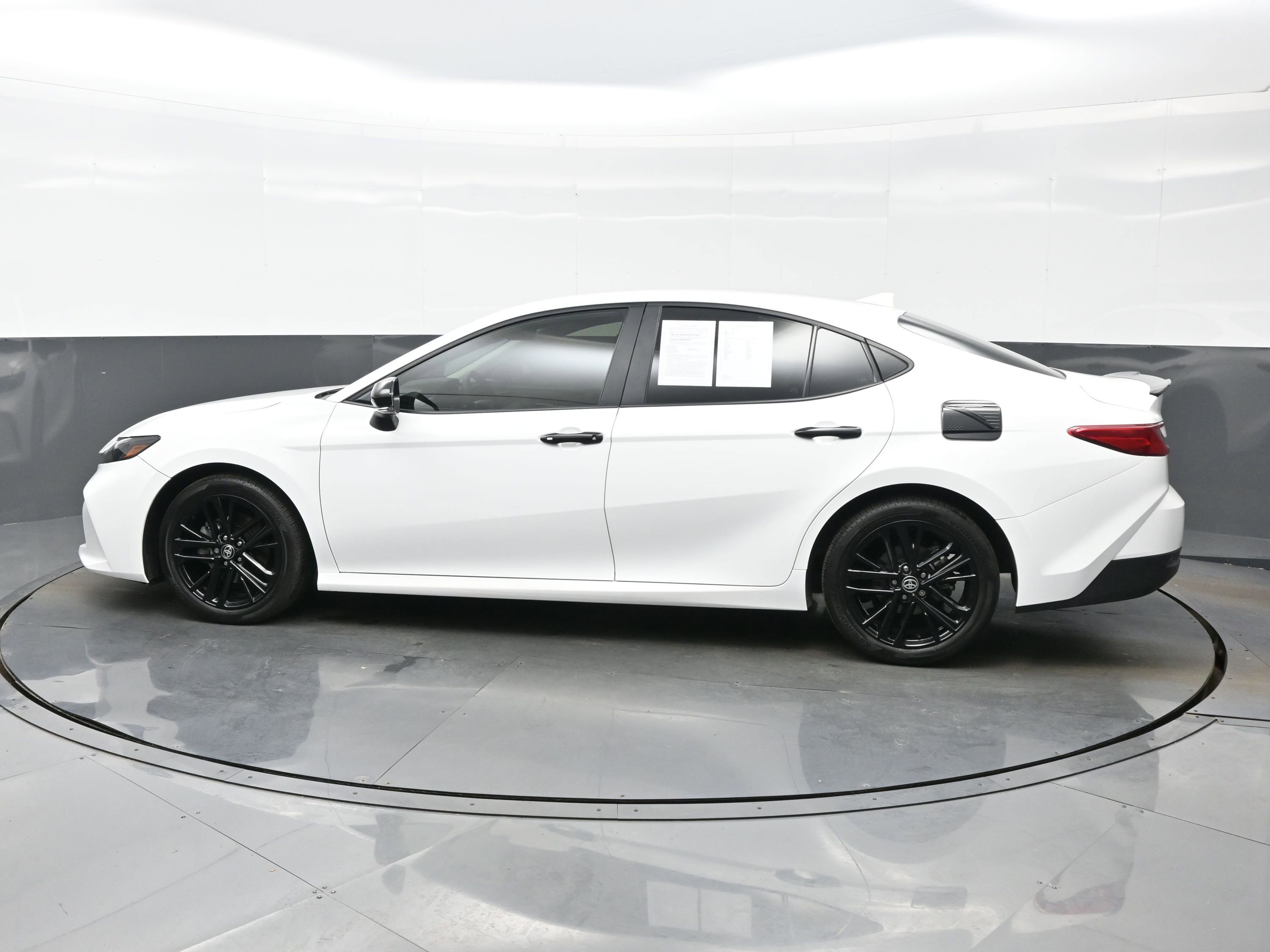 Used 2025 Toyota Camry LE w/ Convenience Package image 3