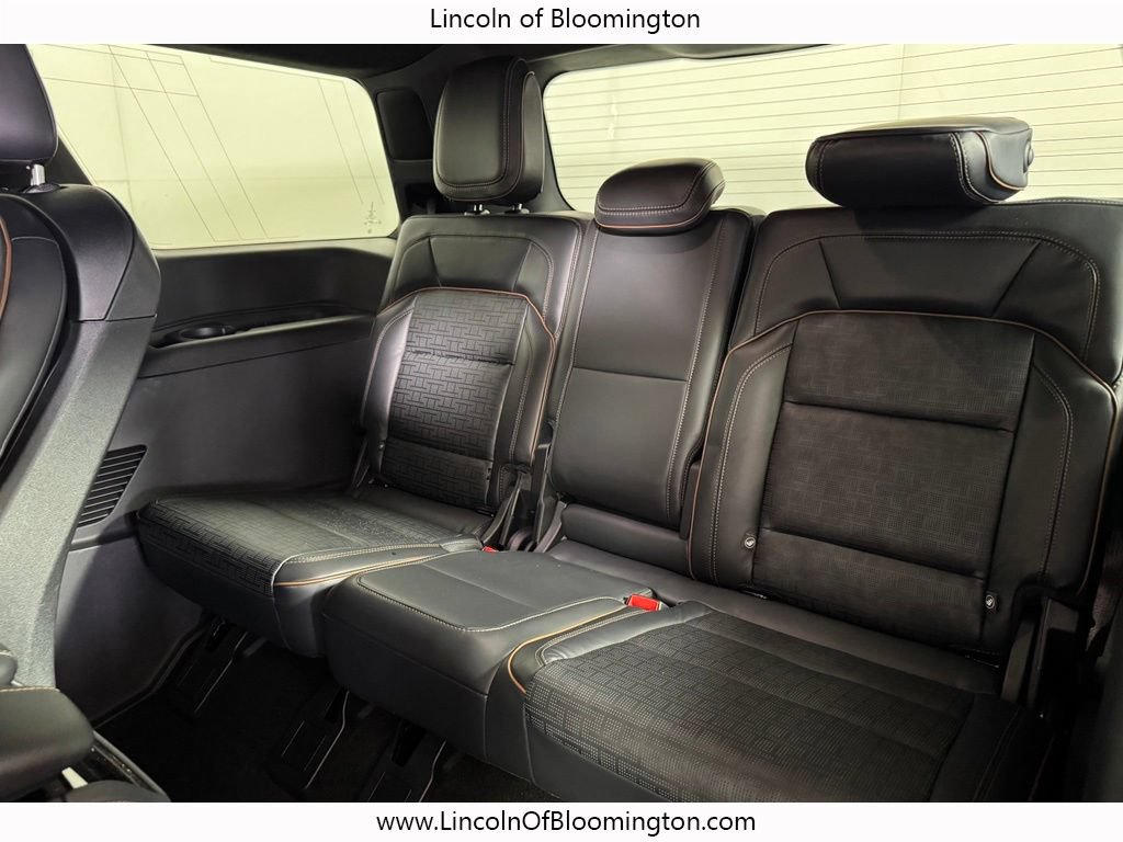 Used 2025 Lincoln Navigator Black Label AWD/4WD image 14