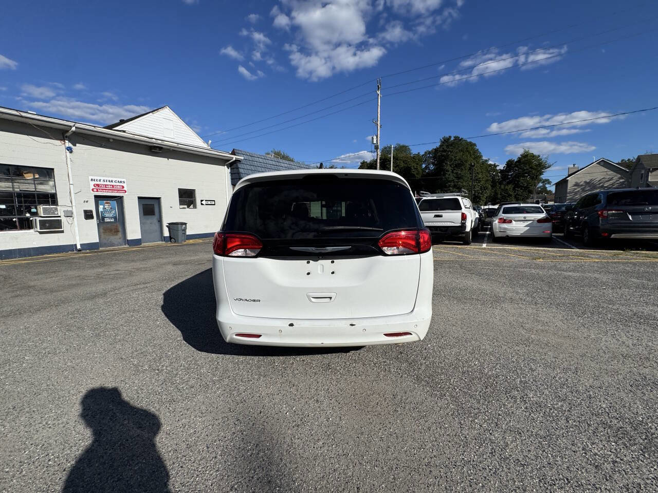 Used 2022 Chrysler Voyager LX image 16