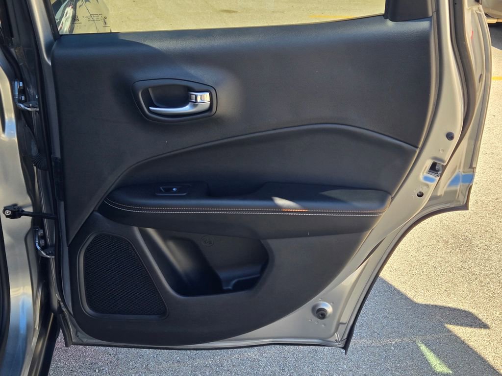 Used 2019 Jeep Compass Latitude AWD/4WD image 14