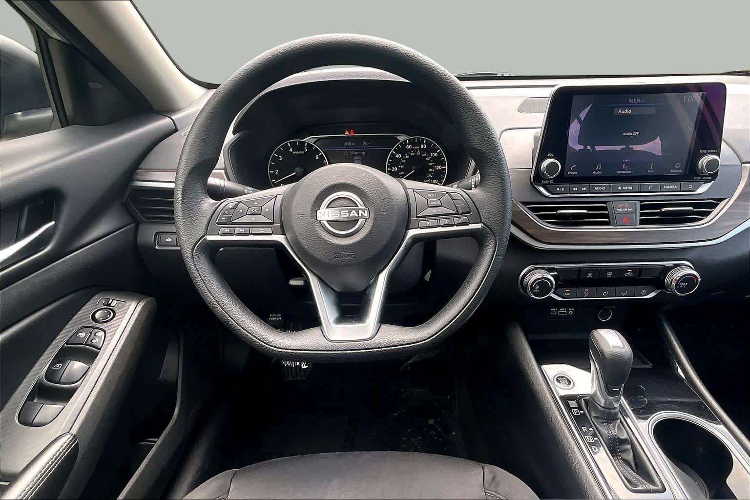Used 2024 Nissan Altima 2.5 SV FWD image 6