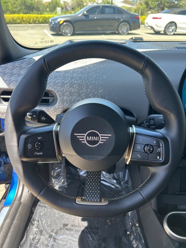 Used 2026 MINI Cooper 4-Door Hardtop FWD image 16
