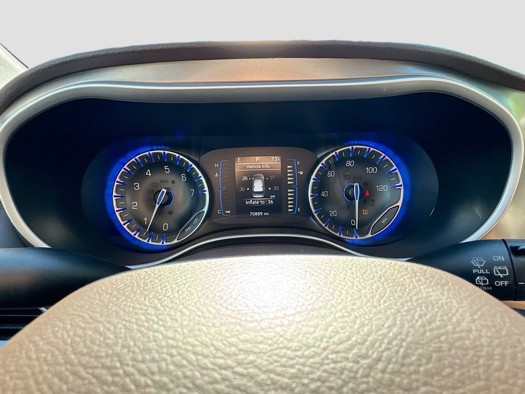 Used 2017 Chrysler Pacifica Touring FWD image 13