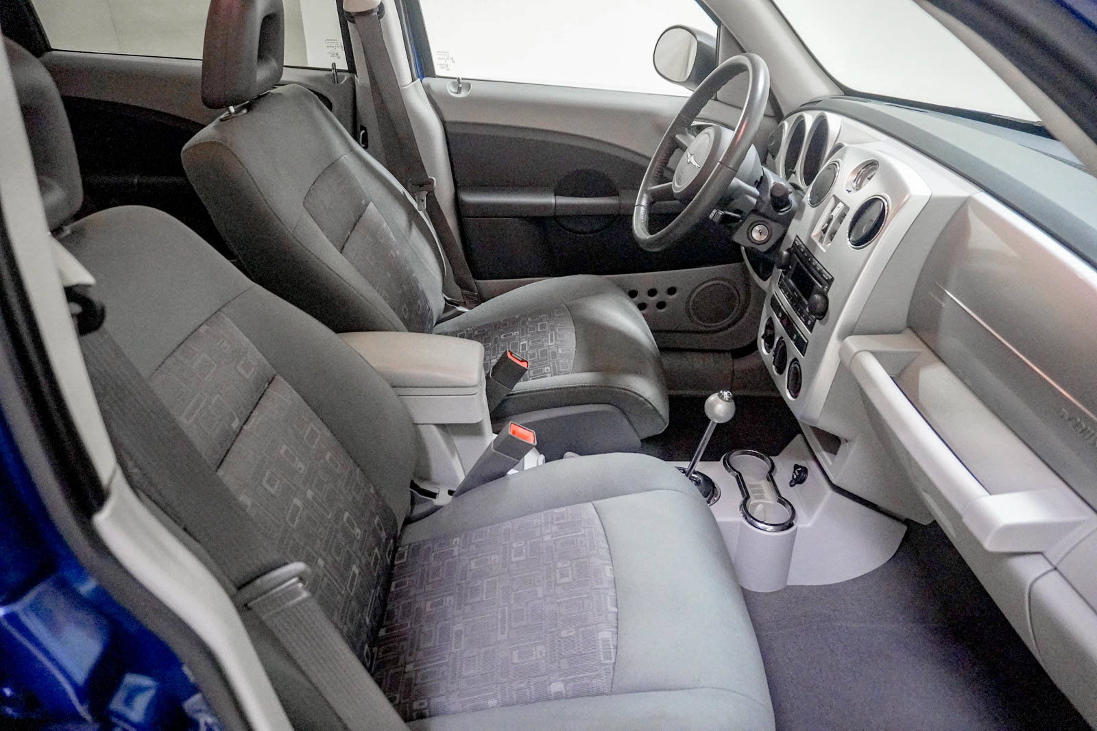 Used 2010 Chrysler PT Cruiser FWD image 28