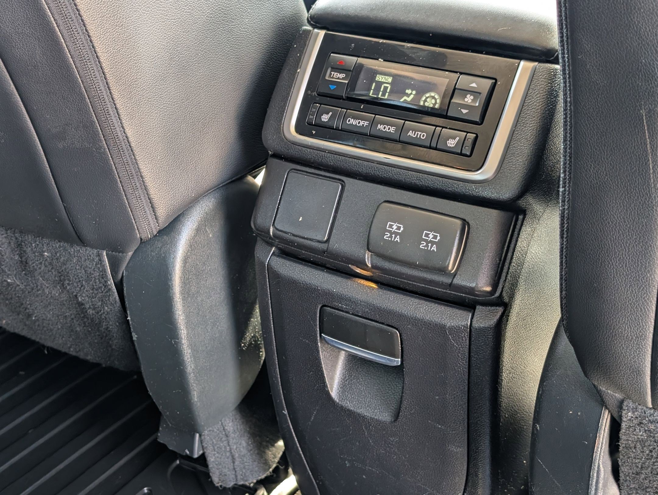 Used 2020 Subaru Ascent Limited w/ Popular Package #3 AWD/4WD image 27