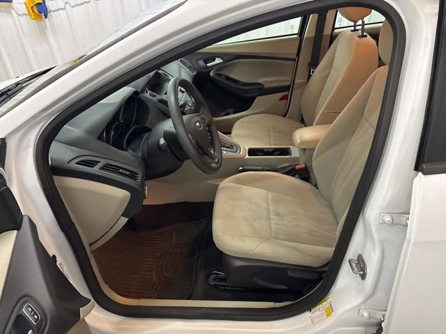 Used 2015 Ford Focus SE w/ Interior Protection Package FWD image 21