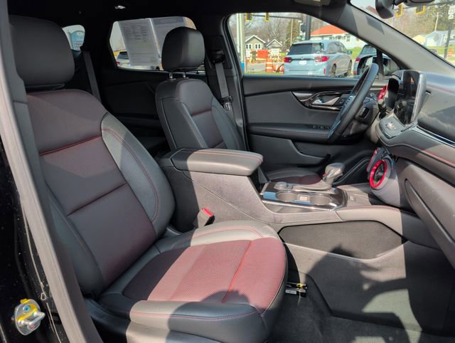 Certified 2025 Chevrolet Blazer RS FWD image 35