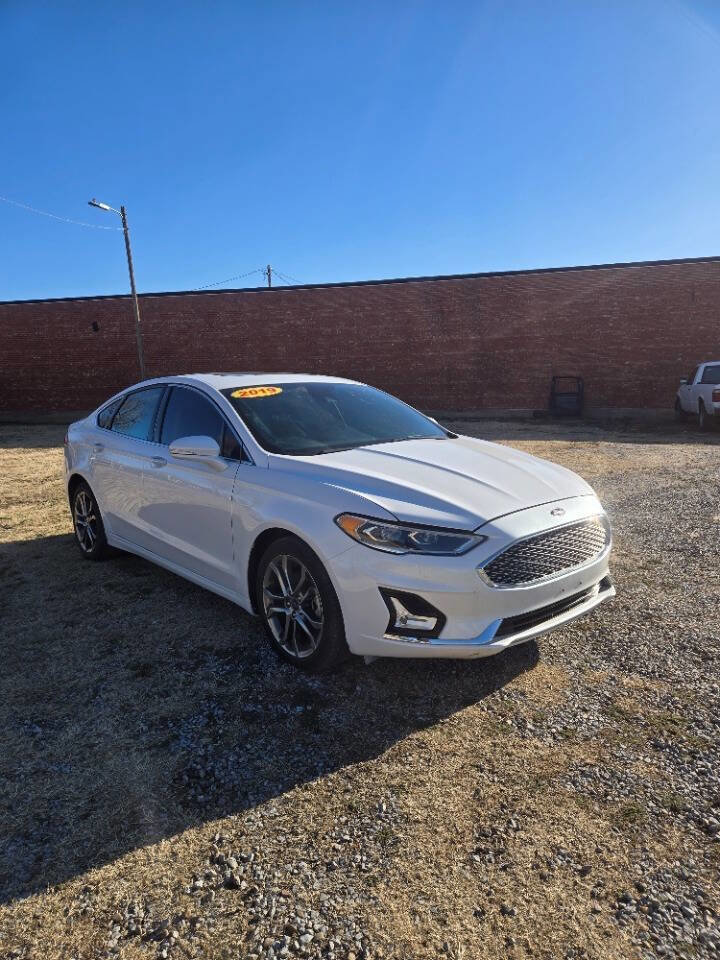 Used 2019 Ford Fusion Titanium FWD image 3