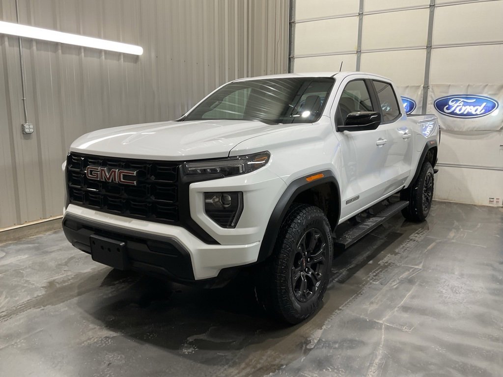 Used 2024 GMC Canyon Elevation image 3
