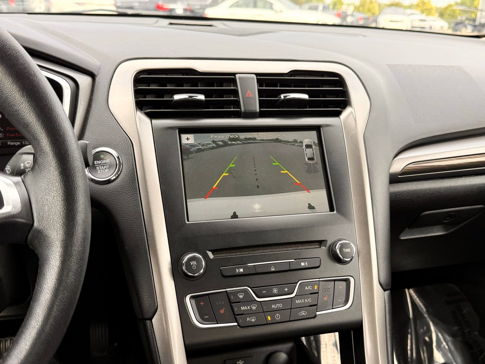 Used 2018 Ford Fusion SE w/ Equipment Group 602A FWD image 32