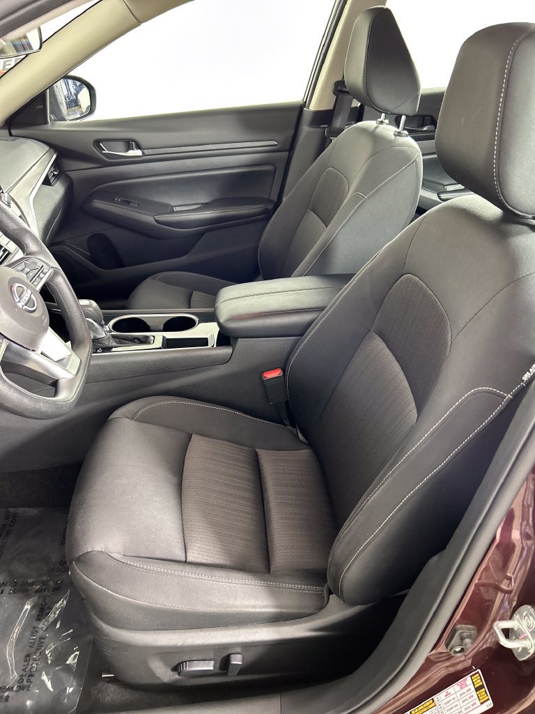 Used 2024 Nissan Altima 2.5 SV FWD image 12