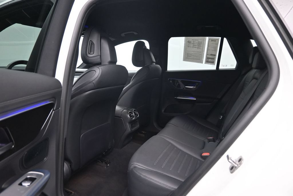 Used 2024 Mercedes-Benz GLC 300 4MATIC image 25