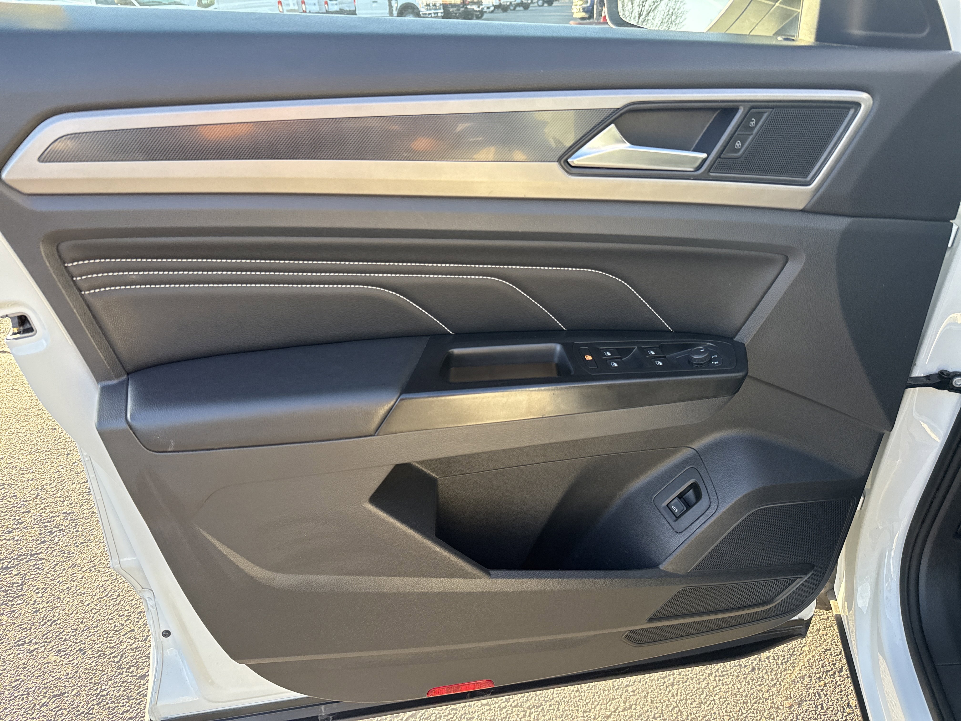 Used 2020 Volkswagen Atlas Cross Sport SEL R-Line image 16