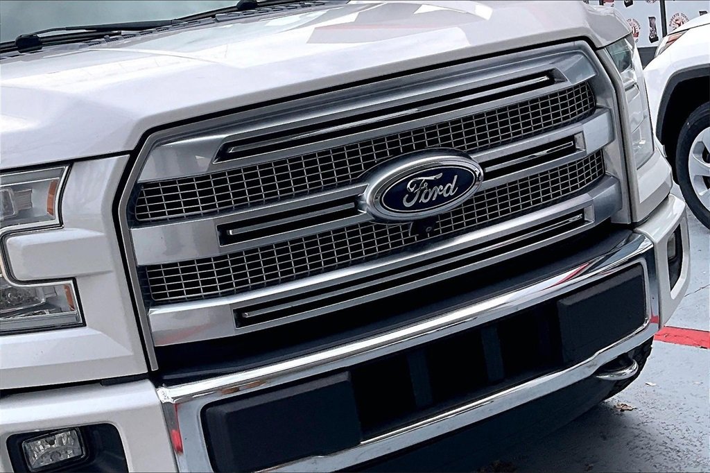 Used 2016 Ford F150 Platinum w/ Equipment Group 701A Luxury image 29