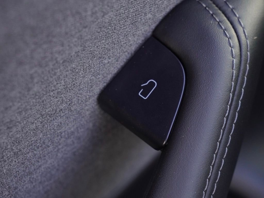 Used 2024 Tesla Model 3 Standard Range image 9