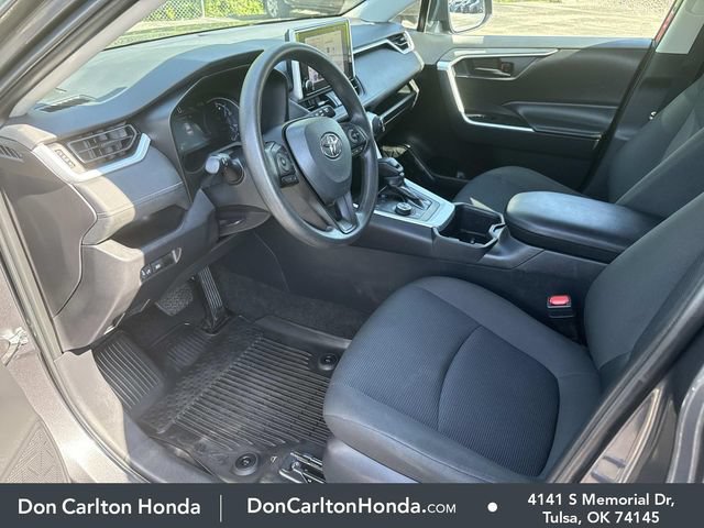 Used 2024 Toyota RAV4 LE AWD/4WD image 11