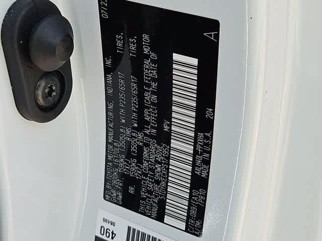 Used 2023 Toyota Sienna XLE FWD image 31
