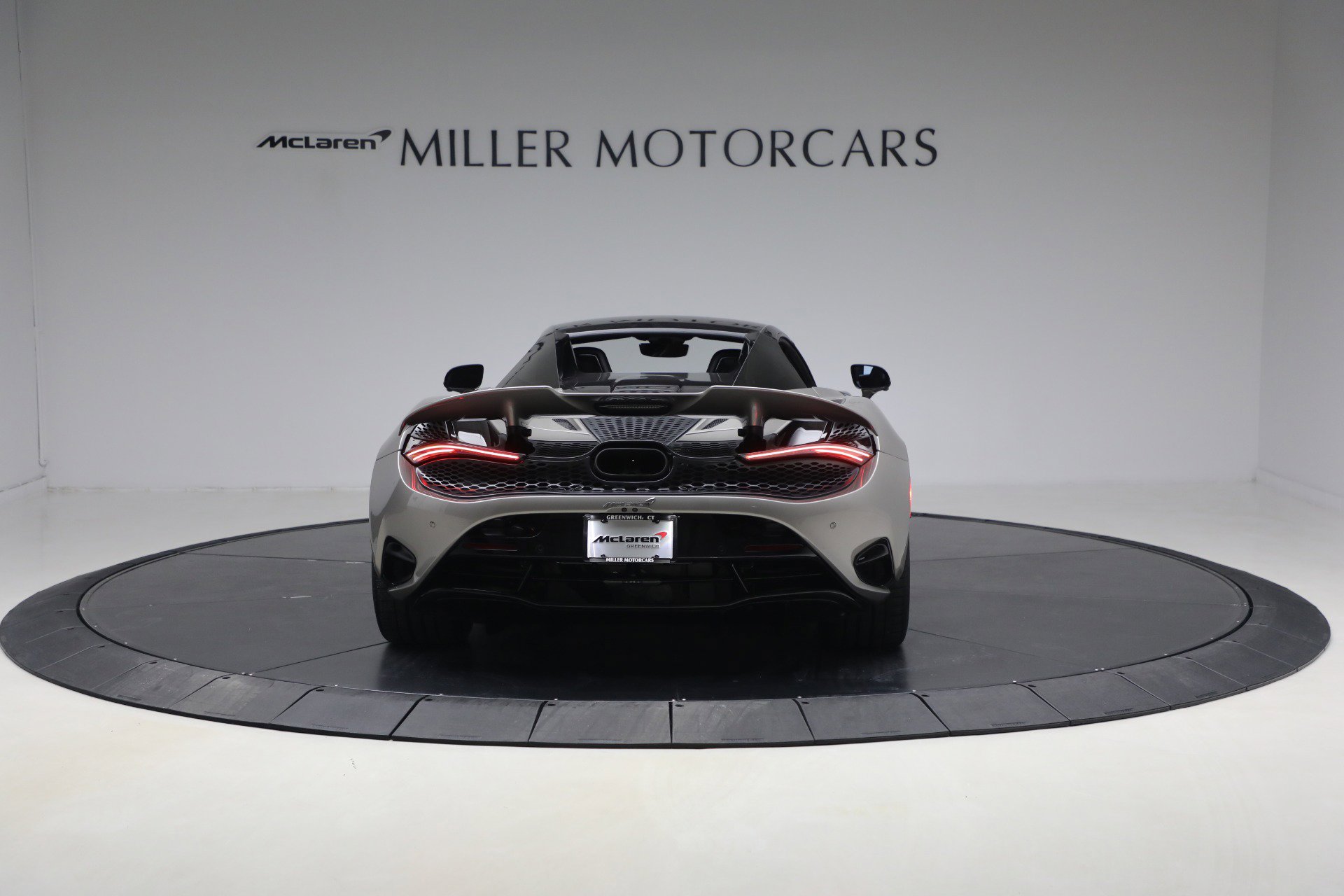 Used 2025 McLaren 750S Spider image 17