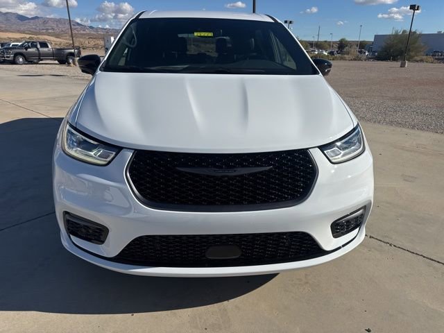 New 2026 Chrysler Pacifica Select image 8