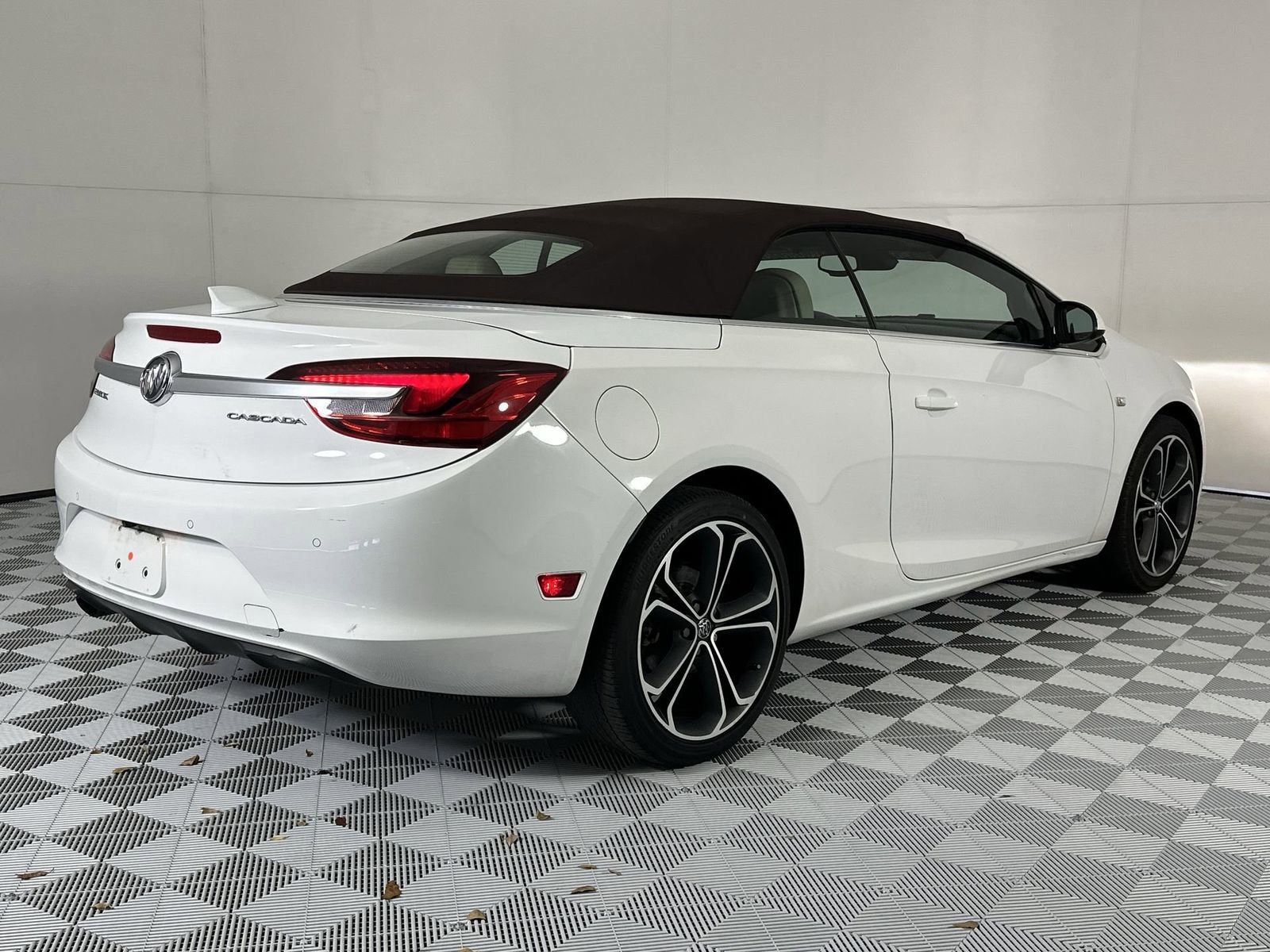 Used 2018 Buick Cascada Premium image 8