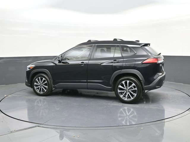 Used 2024 Toyota Corolla Cross XLE w/ Convenience Package image 5