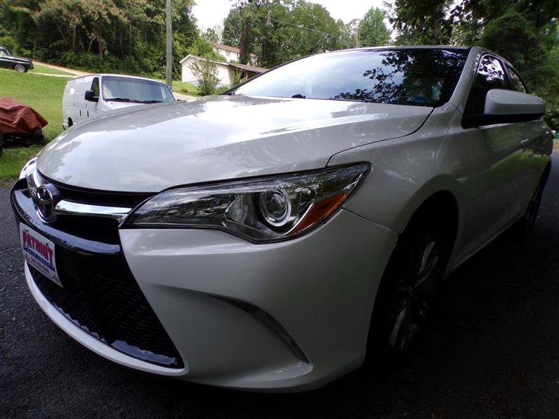 Used 2017 Toyota Camry SE FWD image 3