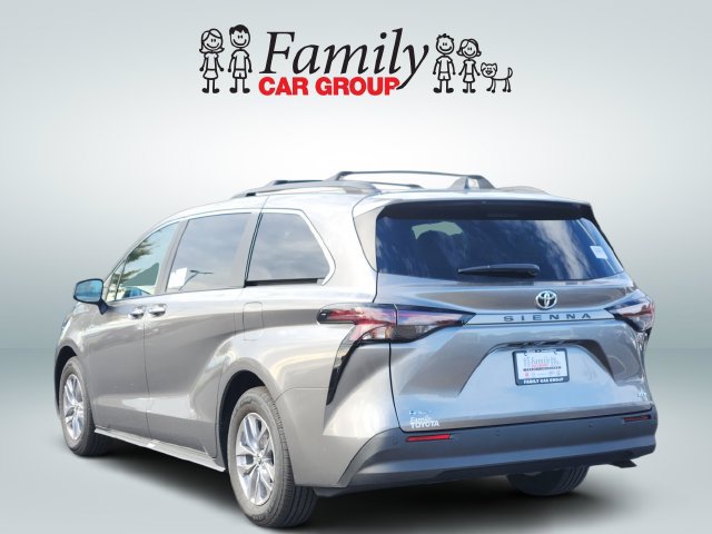 New 2026 Toyota Sienna XLE FWD image 3