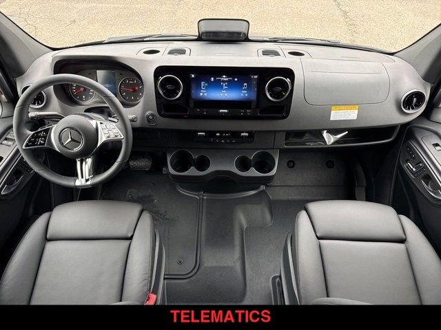 Used 2025 Mercedes-Benz Sprinter 2500 image 22