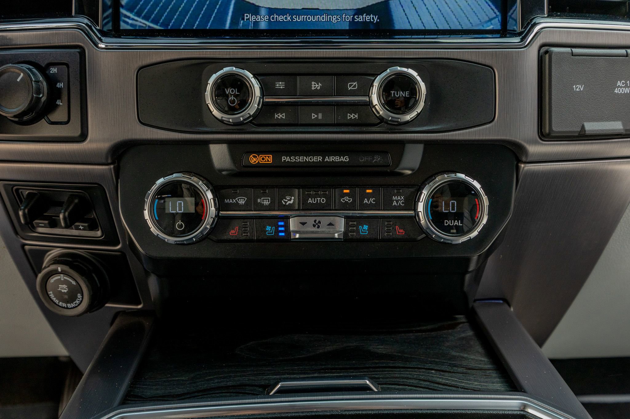 Used 2022 Ford F450 Limited w/ FX4 Off-Road Package image 28