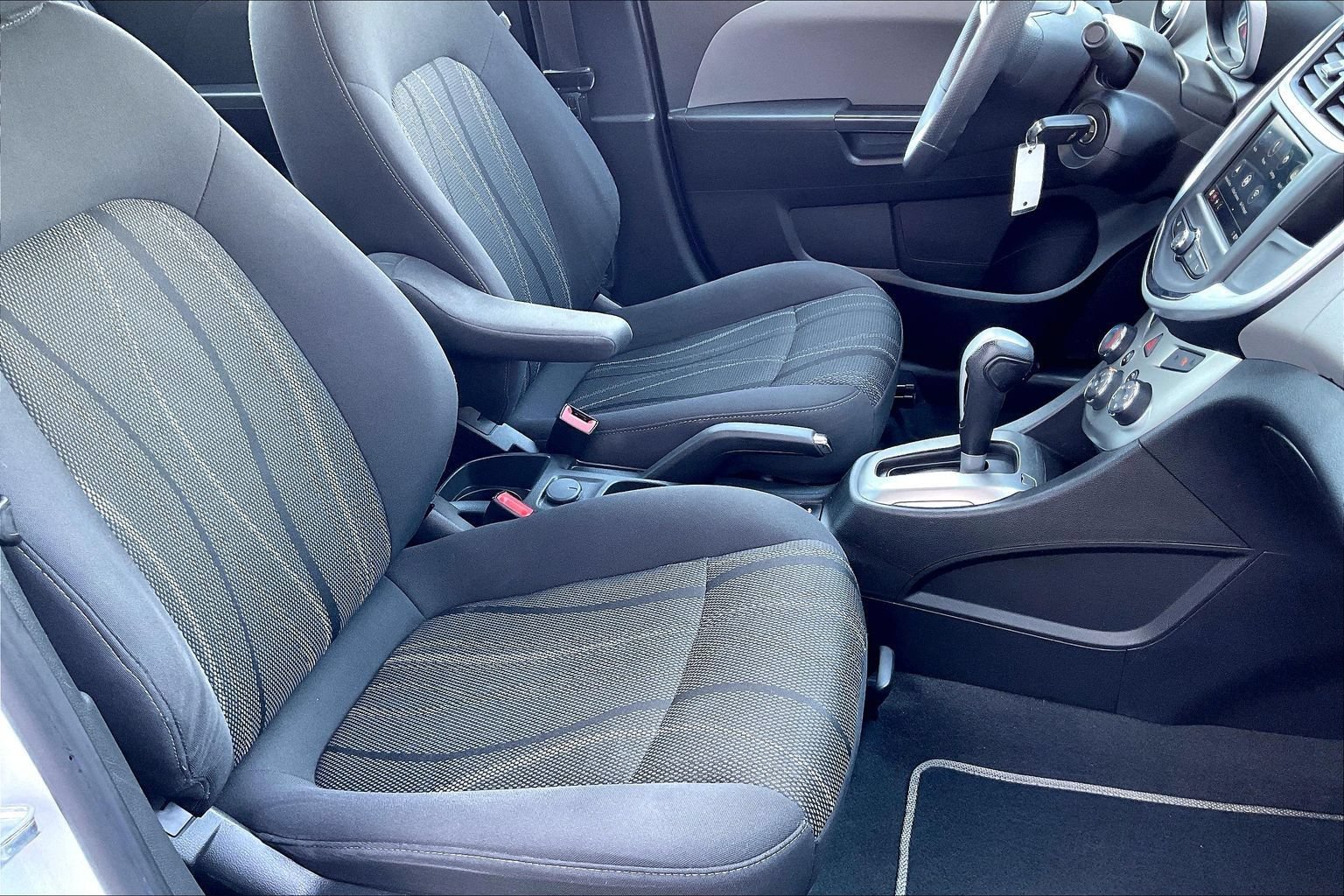 Used 2018 Chevrolet Sonic LT FWD image 24
