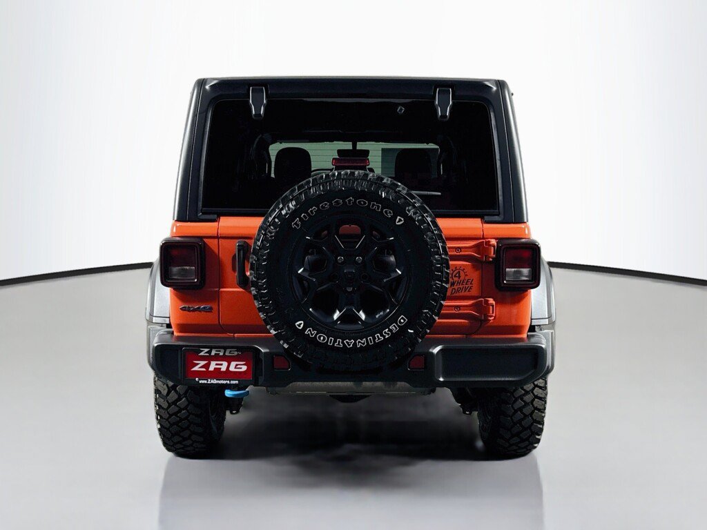 Used 2023 Jeep Wrangler Unlimited w/ Cold Weather Group AWD/4WD image 4
