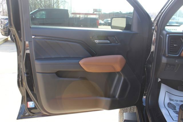 Used 2024 GMC Canyon AT4 w/ Canyon Safety Plus Package image 10