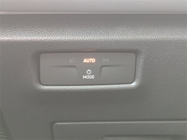 New 2026 Volkswagen Tiguan SE R-Line image 28