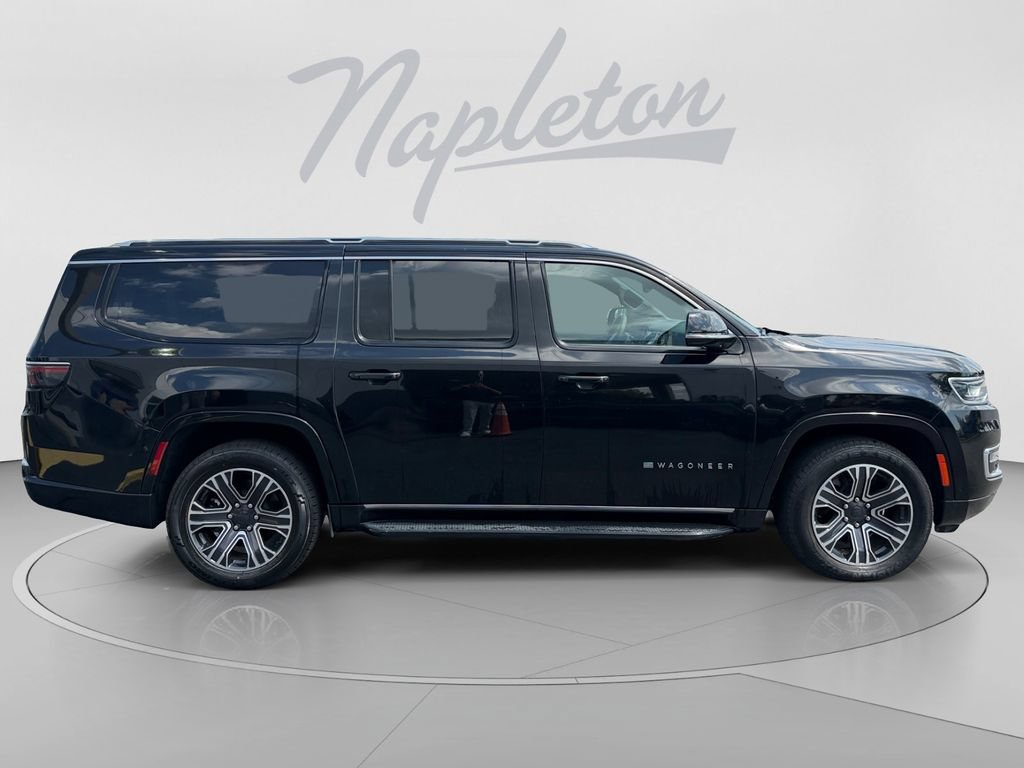 Used 2023 Jeep Wagoneer L Series II AWD/4WD image 9