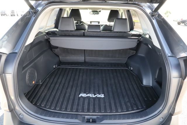 Used 2019 Toyota RAV4 XLE Premium w/ Cold Weather Package AWD/4WD image 7